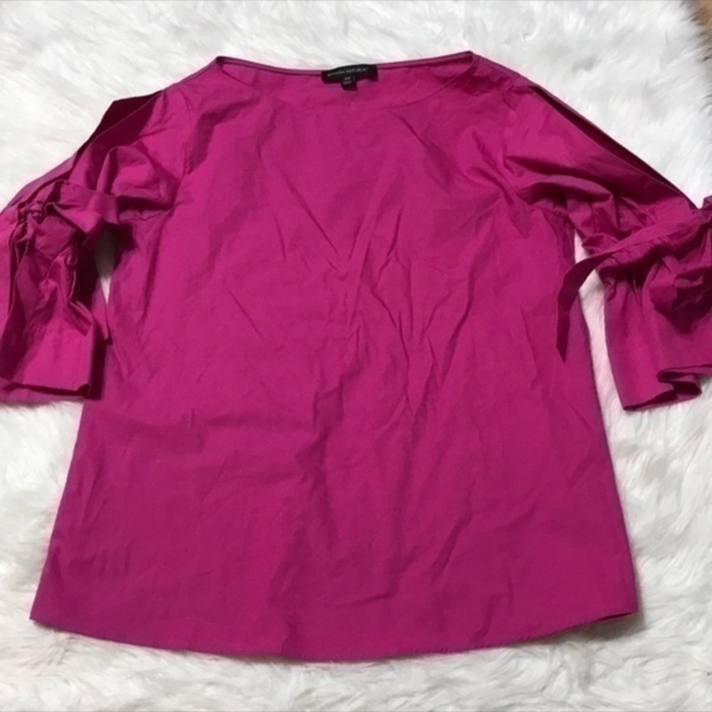 Banana Republic Women’s half sleeve open shoulder top size xs